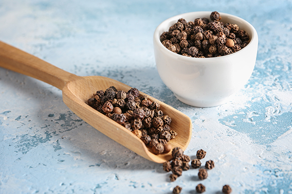 precautions to take before consuming black pepper