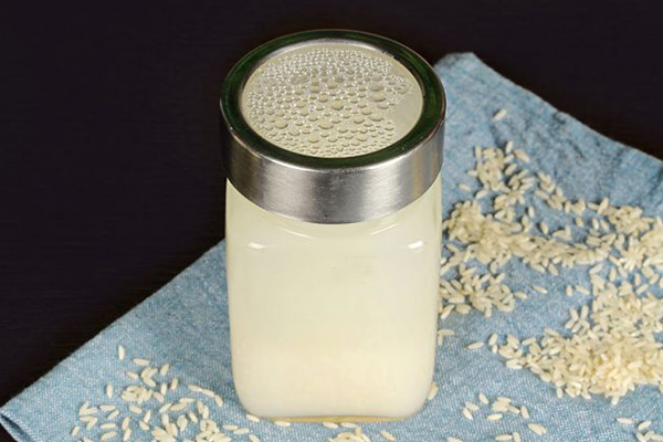 homemade rice water through fermentation method