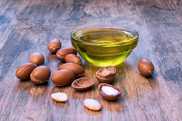 how to use argan oil for hair?
