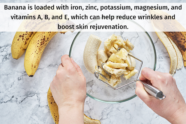 banana usage can help reduce wrinkles on hands
