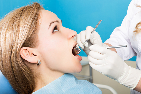 dental treatment for chipped tooth