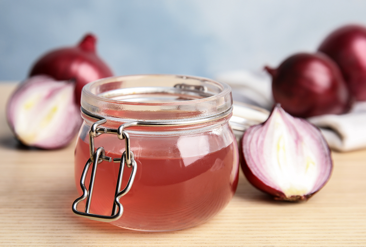 4 Side Effects of Applying Onion Juice on Hair eMediHealth