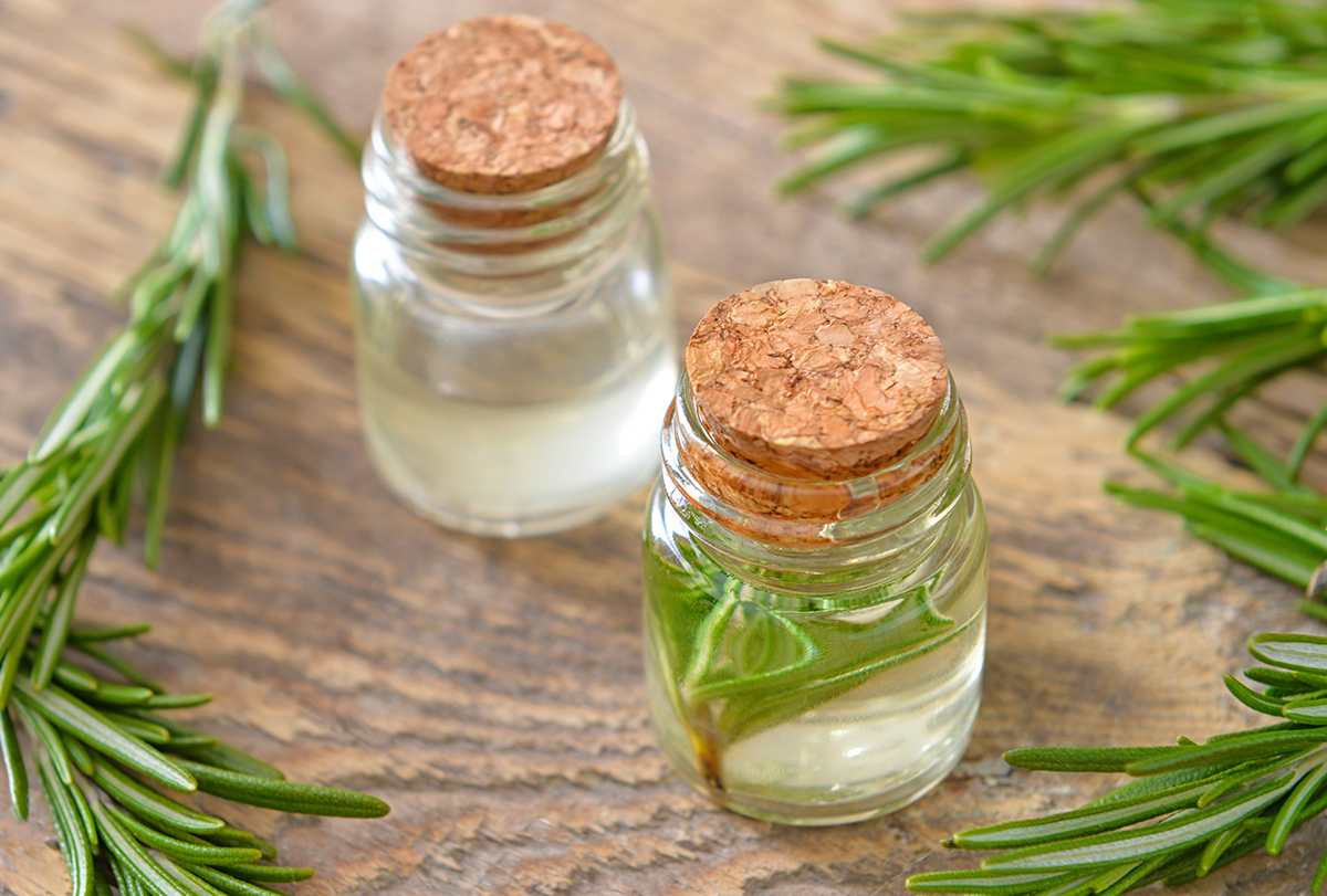 rosemary hair rinse: benefits and how to use