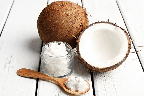 apply virgin coconut oil to skin to help reduce impetigo