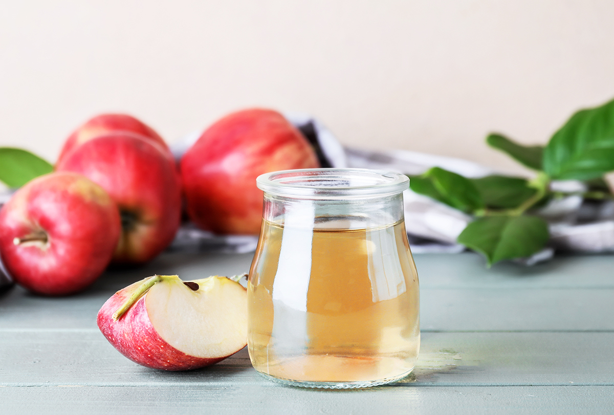 simple ways to use apple cider vinegar for acne control