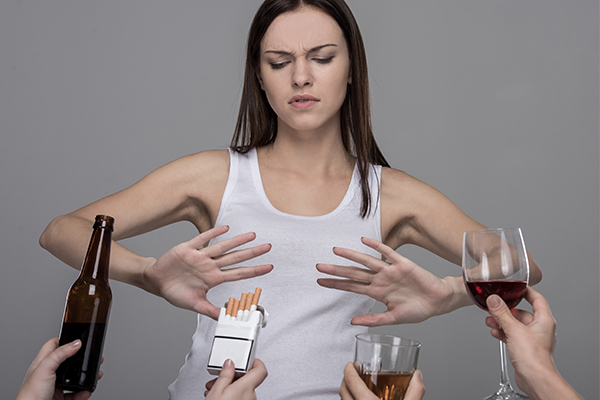 stop smoking and alcohol usage to help prevent sagging breasts