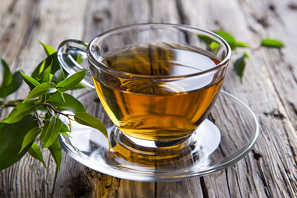 drinking green tea can help reduce the risk of heart diseases