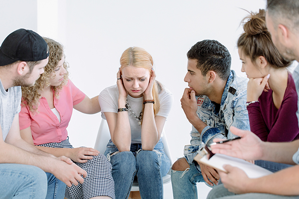 how can friends and family play a supportive role in bipolar disorder