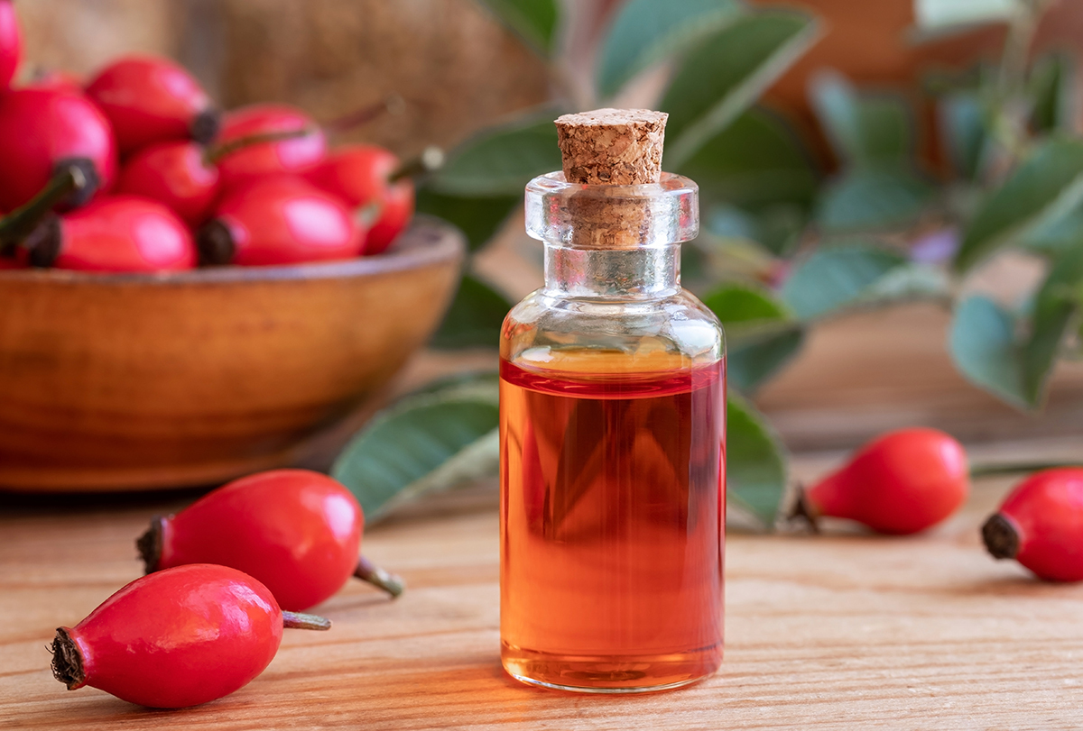 rosehip oil vs vitamin C for the face and skin