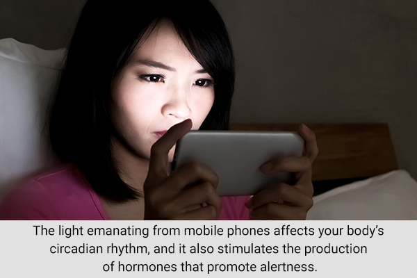 using cell phones prior going to bed can disrupt sleep cycle