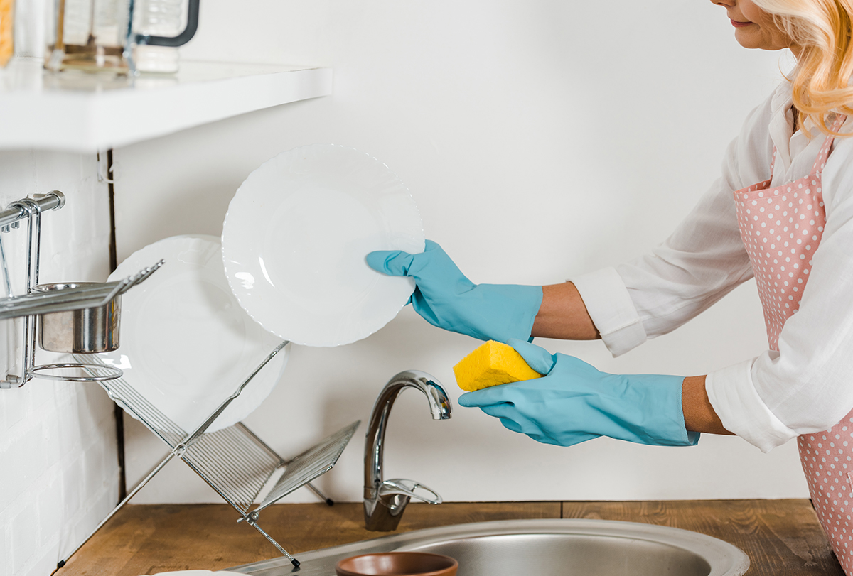 mistakes you make every time you wash dishes