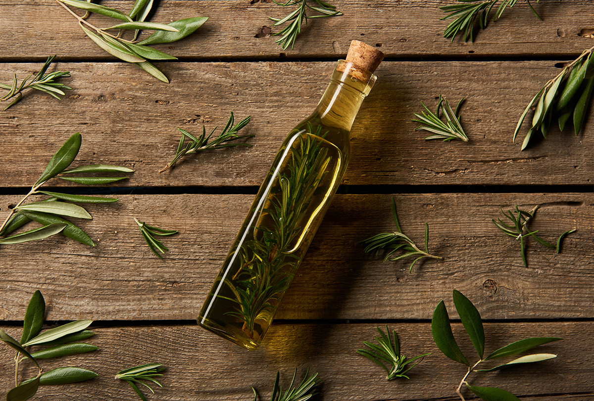 10-health-benefits-of-rosemary-ways-to-use-it