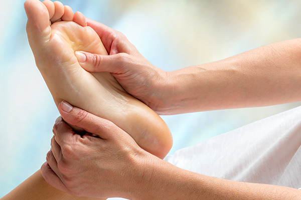 can a reflexologist diagnose your ailments?