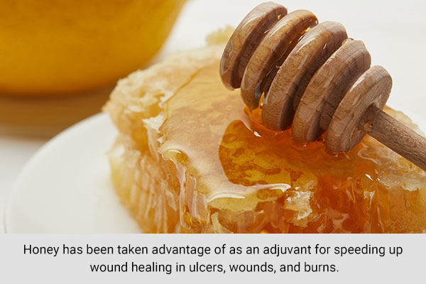 early application of honey can help reduce scarring after an injury