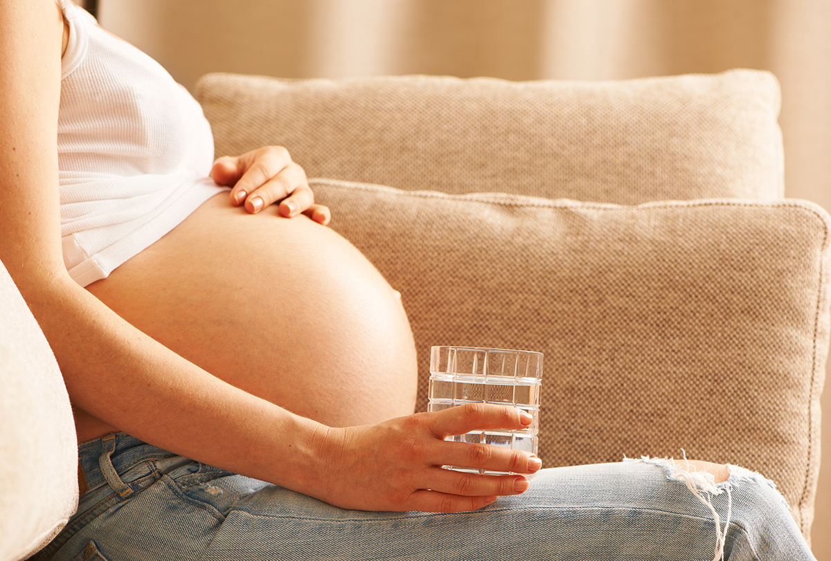 reasons to drink warm water during pregnancy