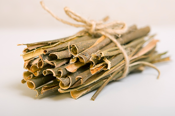 drink willow bark tea to help manage heel spurs