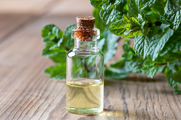 use essential oils to get rid of onion breath