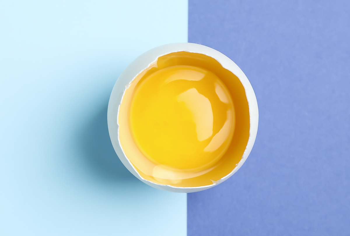 egg yolk vs egg white – which is better for your hair?