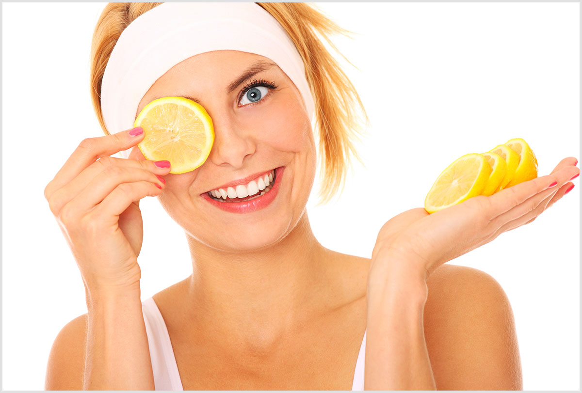 rubbing lemon on the face: is it good or bad?