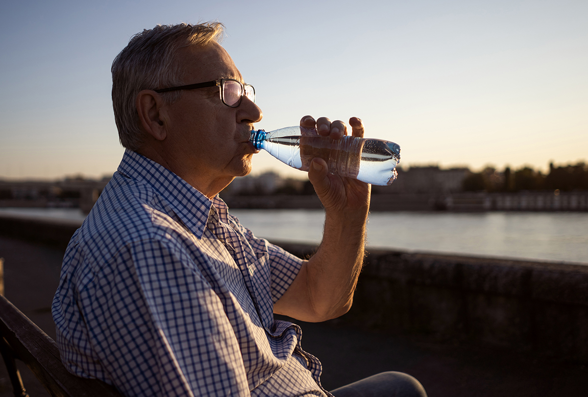 what happens when seniors don't drink enough water?